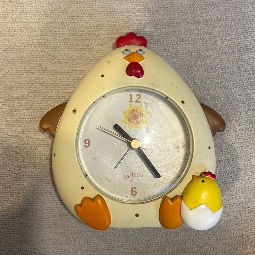 Vintage RARE la brea Chicken Alarm Clock, La Brea Quartz Movement, Heavy…